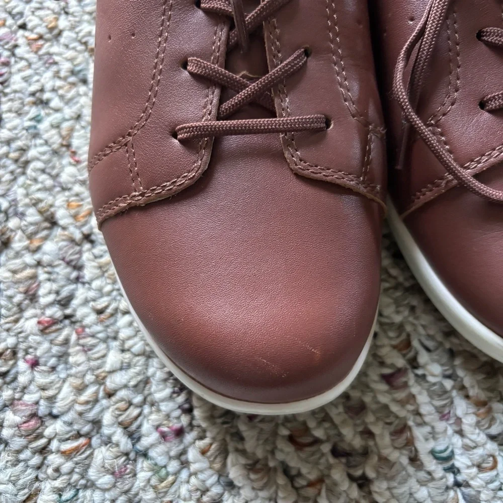 TRAQ by Alegria Shoes Men's Size 40 Low Top Sneakers Brown Cognac Leather Luxury